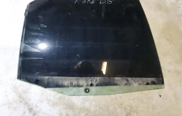 Rear door window glass