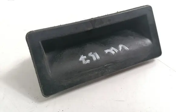 Tailgate opening switch
