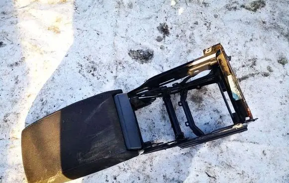 Skoda Octavia Mk2 (1Z) Armrest 