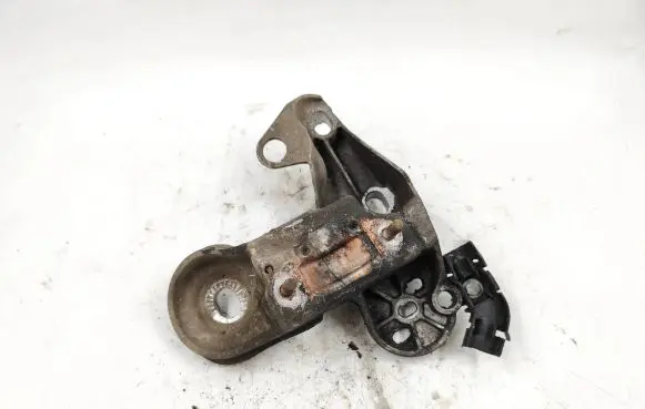 Audi A4 S4 B6 8E 8H Engine mounting bracket 8E0199352F