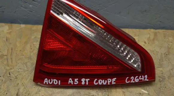 Audi A5 8T 8F Tailgate rear/tail lights 8T0945093