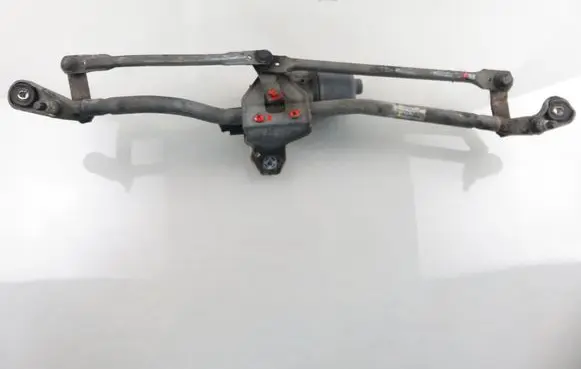 Front wiper linkage
