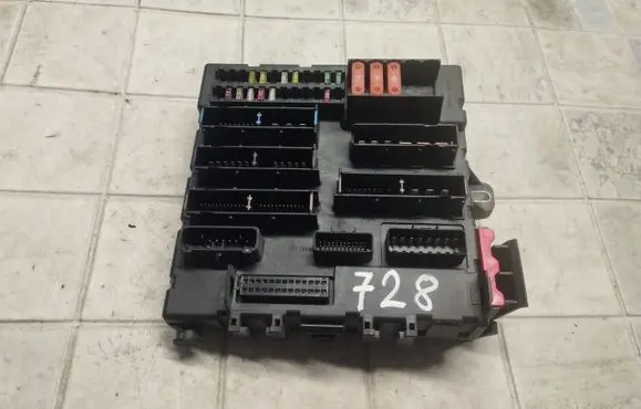 Opel Signum Fuse module 13112914 460023260