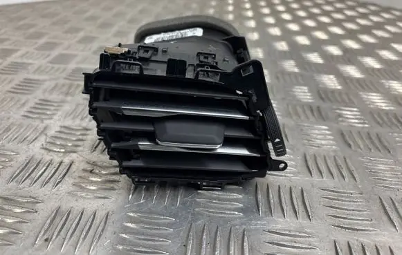 Ford Focus Dashboard side air vent grill/cover trim JX7B19C696