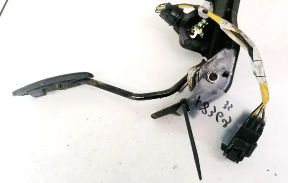 Toyota Avensis T250 Accelerator throttle pedal