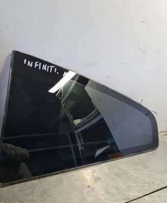 Infiniti I30 Rear side window M2H3SAS2