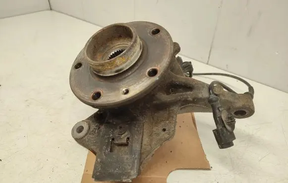 Renault Fluence Front wheel hub spindle knuckle