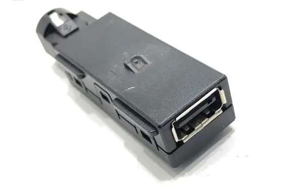 Skoda Fabia Mk3 (NJ) USB socket connector 5Q0035726M