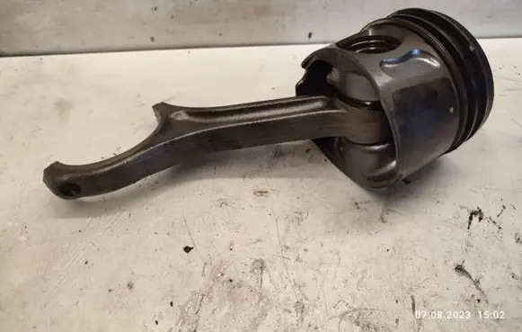 Piston