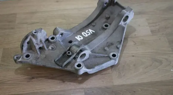 Volvo V50 Generator/alternator bracket 9682367380