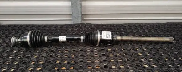 BMW X3 G01 Front driveshaft 8643184