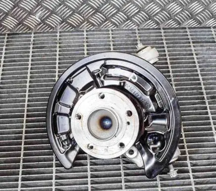 Mercedes-Benz GLA W156 Rear wheel hub 2460406A2464230520