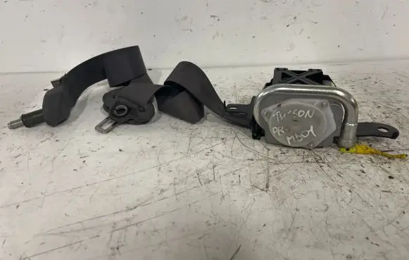 Hyundai Tucson JM Front seatbelt 1031123