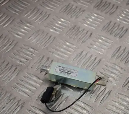 Hyundai Genesis Aerial antenna amplifier 962802M000