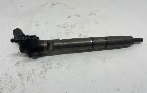 Audi A4 S4 B7 8E 8H Fuel injector 059130277AJ 0608032132 0445115054