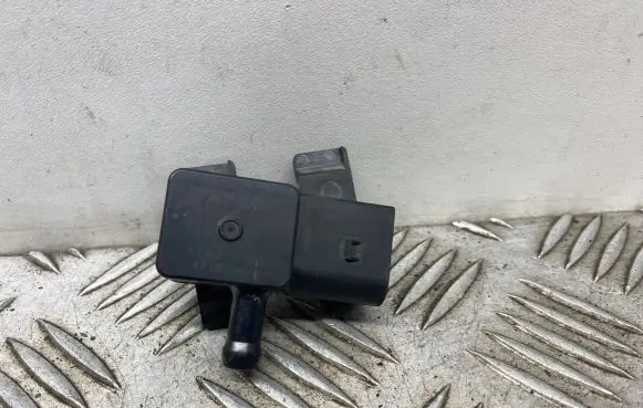 BMW 7 F01 F02 F03 F04 Exhaust gas pressure sensor 7805152