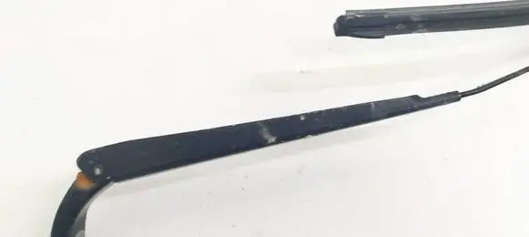 Renault Modus Front wiper blade arm 8200360824A