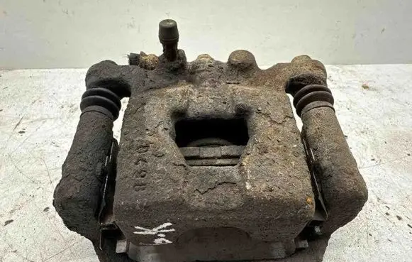 Nissan Qashqai Rear brake caliper 