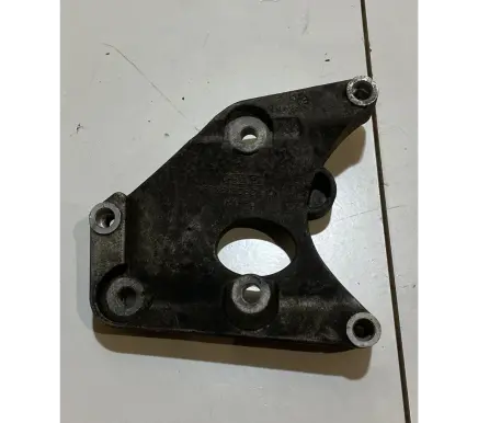 Ford Mustang VI A/C compressor mount bracket FR3E19D624CA