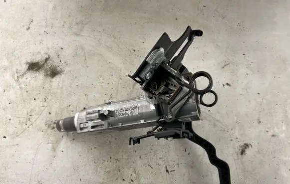 Skoda Rapid (NH) Steering wheel axle A0038005