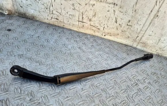 Mercedes-Benz E W213 Front wiper blade arm A2138205302