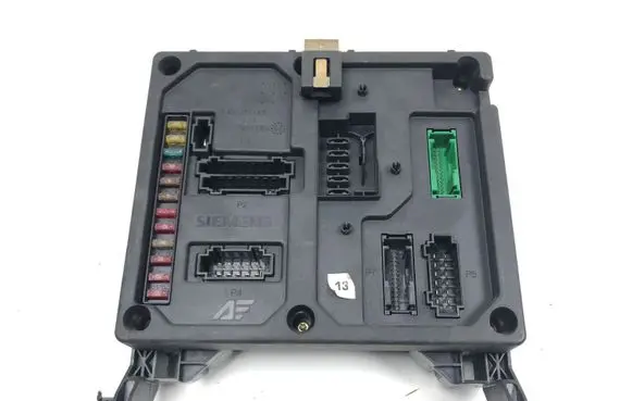 Seat Alhambra (Mk1) Fuse module S108145200E 7M0962258E 97VW14B205BB