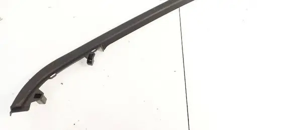 Mercedes-Benz S W221 Front door glass trim molding