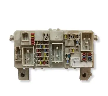 Ford Focus Fuse module 7M5T14A073CC 519242127 00196949