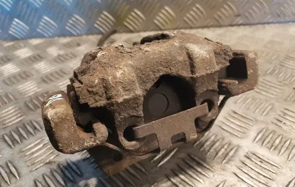 BMW 7 E38 Rear brake caliper