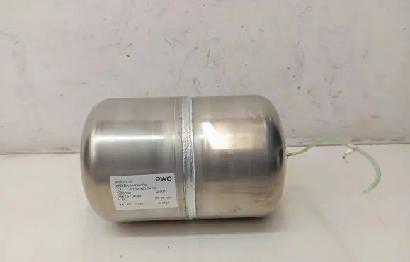 Mercedes-Benz GLE (W166 - C292) Air suspension tank/reservoir A1663200415