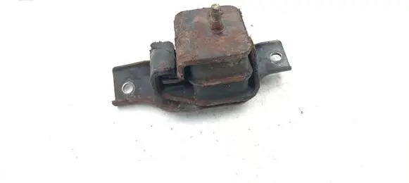 Subaru Impreza I Engine mount bracket
