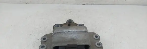 Skoda Octavia Mk2 (1Z) Engine mount bracket 1K0199555