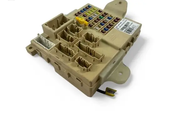 KIA Sorento Fuse module 954002P404