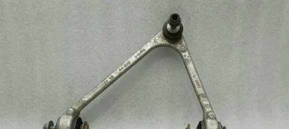 Jaguar XJ X350 Front lower control arm/wishbone C2C27997