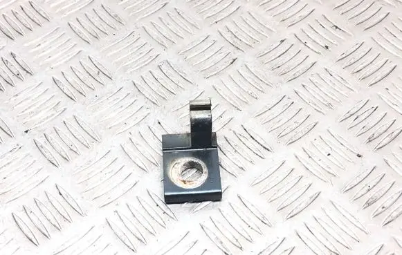 Skoda Octavia Mk2 (1Z) Front door lower hinge 