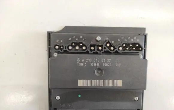 Mercedes-Benz E W210 Comfort/convenience module A2105450432