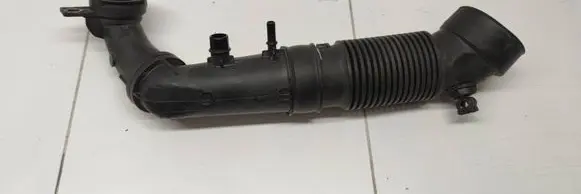 Opel Crossland X Turbo air intake inlet pipe/hose 9807939780 81067R 1080087S02