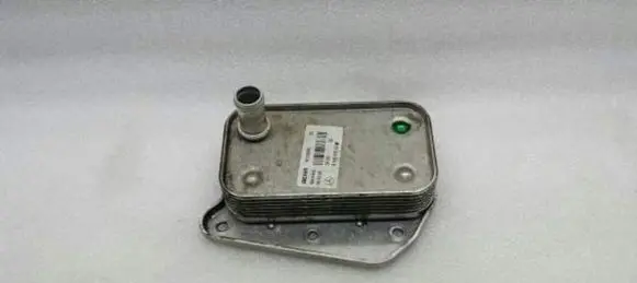 Mercedes-Benz CLK A209 C209 Oil filter mounting bracket A6461880301
