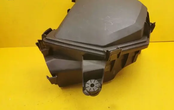 BMW 1 F70 Air filter box 8489432