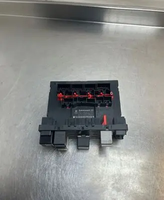 Audi A3 S3 8P Comfort/convenience module 8P0907279A F005V00219