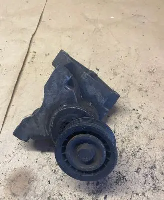 Ford Focus Engine mounting bracket 98MF3C631