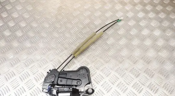 Toyota Highlander XU70 Front door lock 690400E060