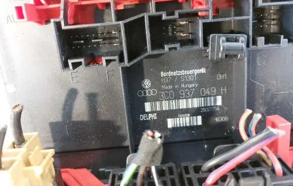 Volkswagen PASSAT B6 Comfort/convenience module 3C0937049H