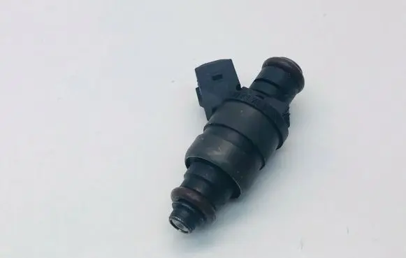 Audi A6 S6 C5 4B Fuel injector 078133551AC