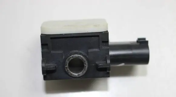 Mercedes-Benz S W221 Airbag deployment crash/impact sensor A0038202826 111208 405081