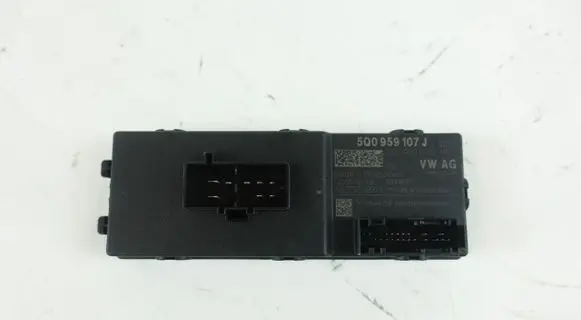 Volkswagen PASSAT B8 Other control units/modules 5Q0959107J