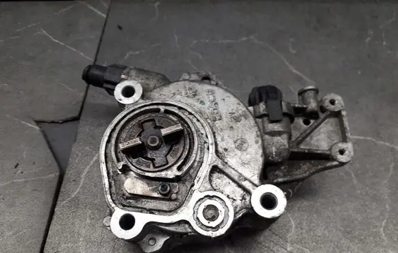 Citroen C4 II Picasso Vacuum pump