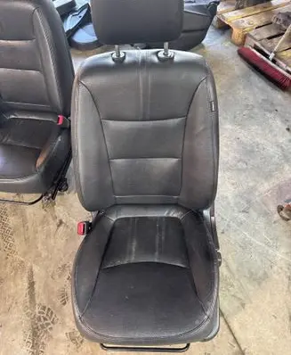 KIA Sorento Front driver seat 