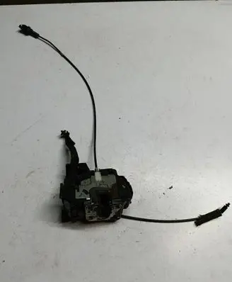 Renault Clio III Front door lock 526251