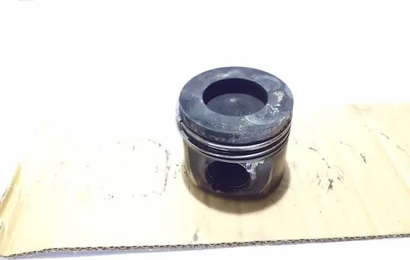 BMW X5 F15 Piston with connecting rod 7812585